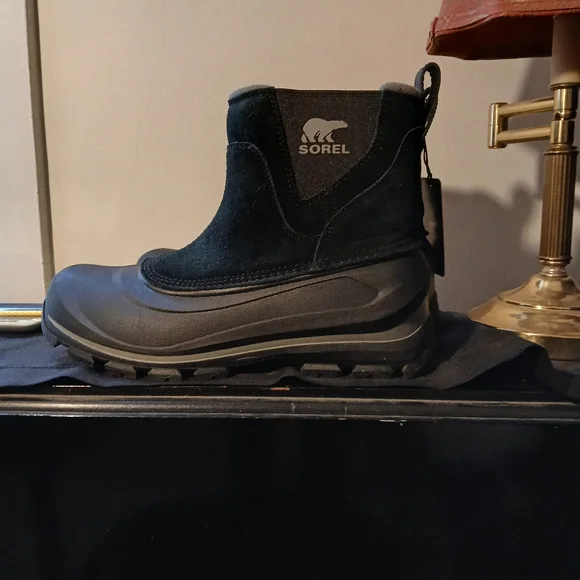 NWT Buxton Pull On Black Waterproof Mens Snowboot - 9